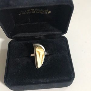 Ring size 6 (inside diameter 16.5 mm)